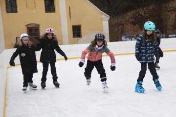 Od mantinelu k holubičkám: Jak jsme zkrotili ledovou plochu