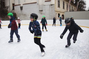 Od mantinelu k holubičkám: Jak jsme zkrotili ledovou plochu