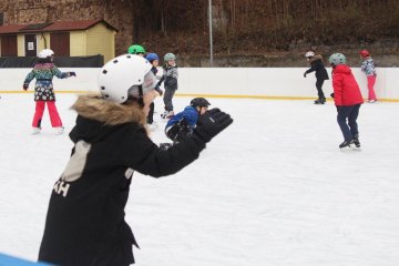 Od mantinelu k holubičkám: Jak jsme zkrotili ledovou plochu