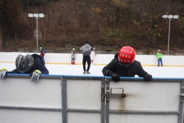 Od mantinelu k holubičkám: Jak jsme zkrotili ledovou plochu