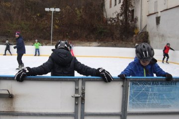 Od mantinelu k holubičkám: Jak jsme zkrotili ledovou plochu