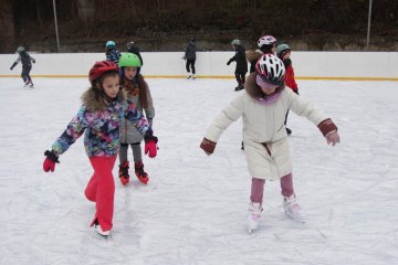 Od mantinelu k holubičkám: Jak jsme zkrotili ledovou plochu