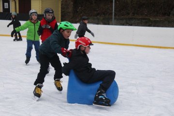 Od mantinelu k holubičkám: Jak jsme zkrotili ledovou plochu