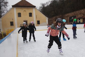 Od mantinelu k holubičkám: Jak jsme zkrotili ledovou plochu