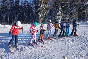 Zimní škola v přírodě s lyžováním aneb „ZOH na Špičáku“