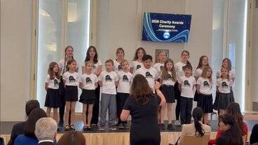 Školní pěvecký sbor Piánko si zazpíval v Černínském paláci